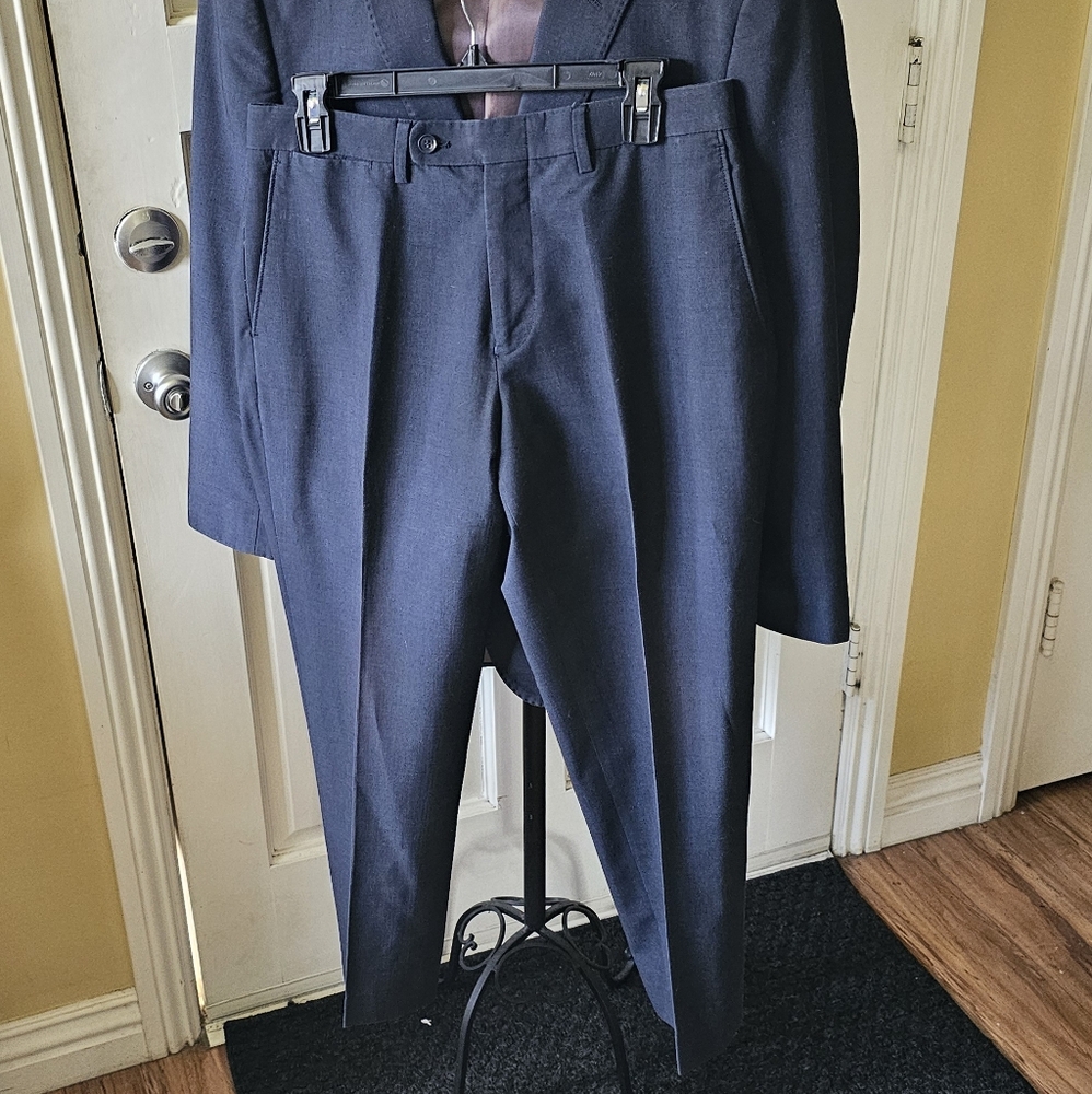Quality Suit - image 6